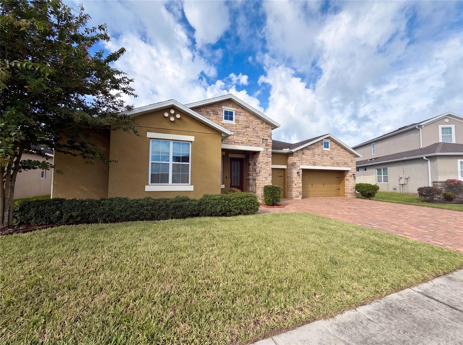 918 Blackthorn Dr Property Photo 25