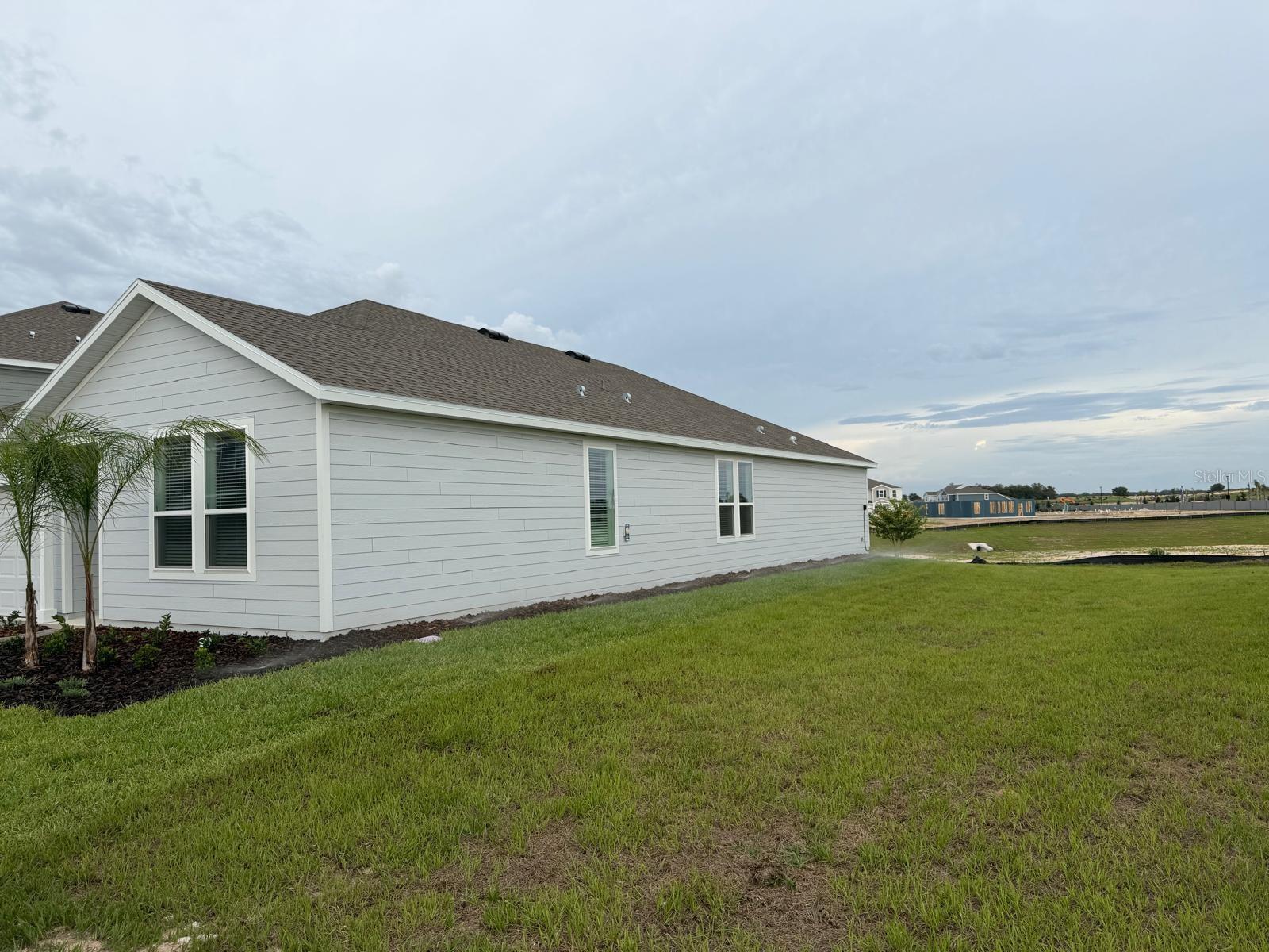 O6430519 Property Photo 2