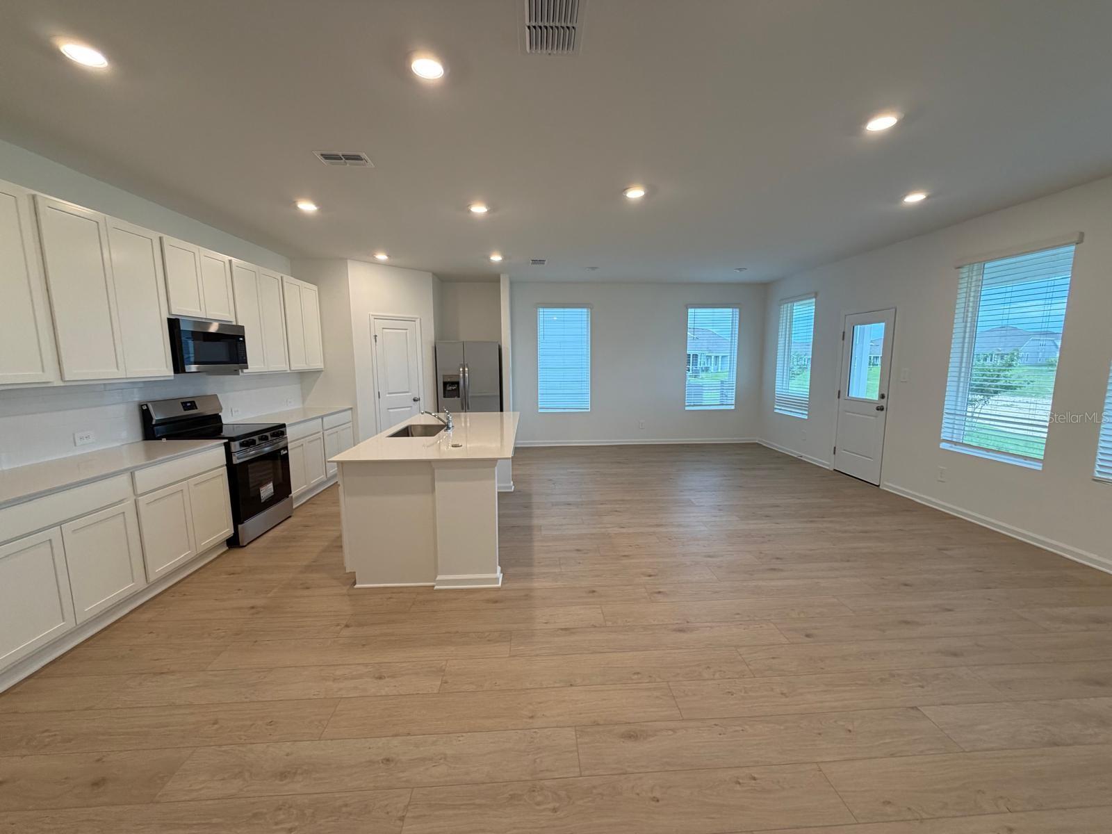 O6430519 Property Photo 17