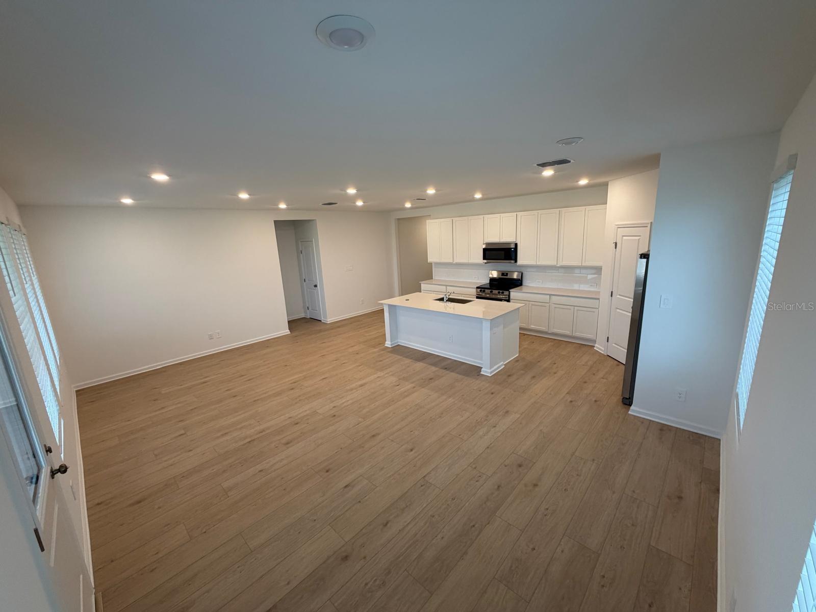 O6430519 Property Photo 18