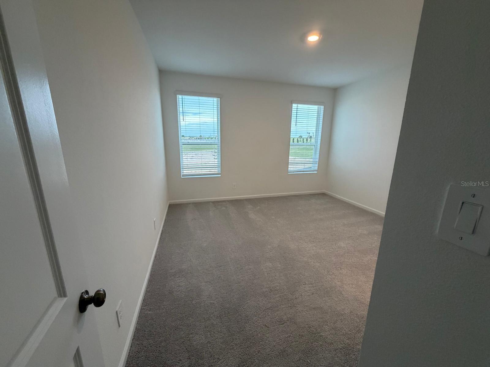 O6430519 Property Photo 19