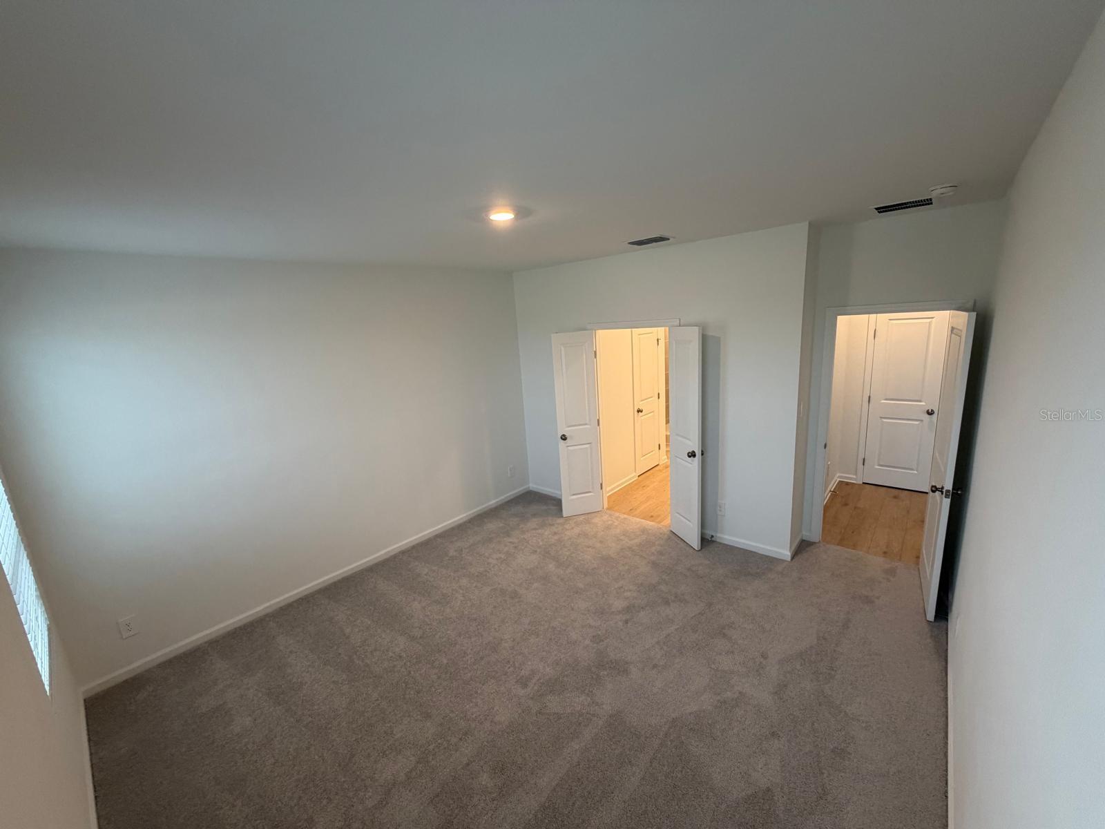 O6430519 Property Photo 21