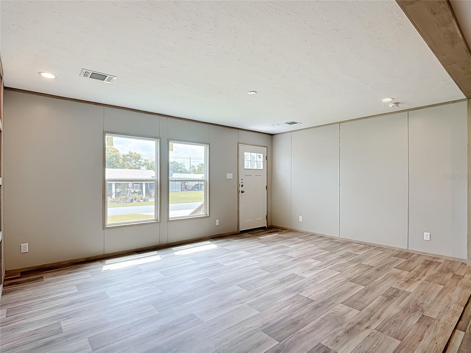 1626 Tarpon Blvd Property Photo 6