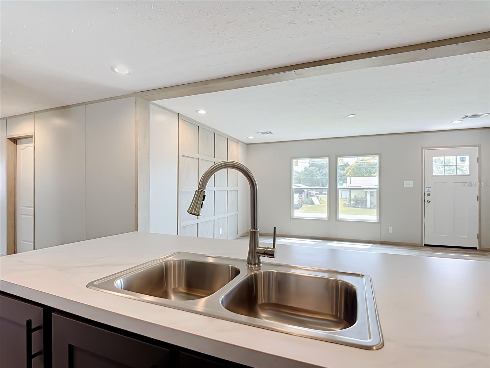 1626 Tarpon Blvd Property Photo 10