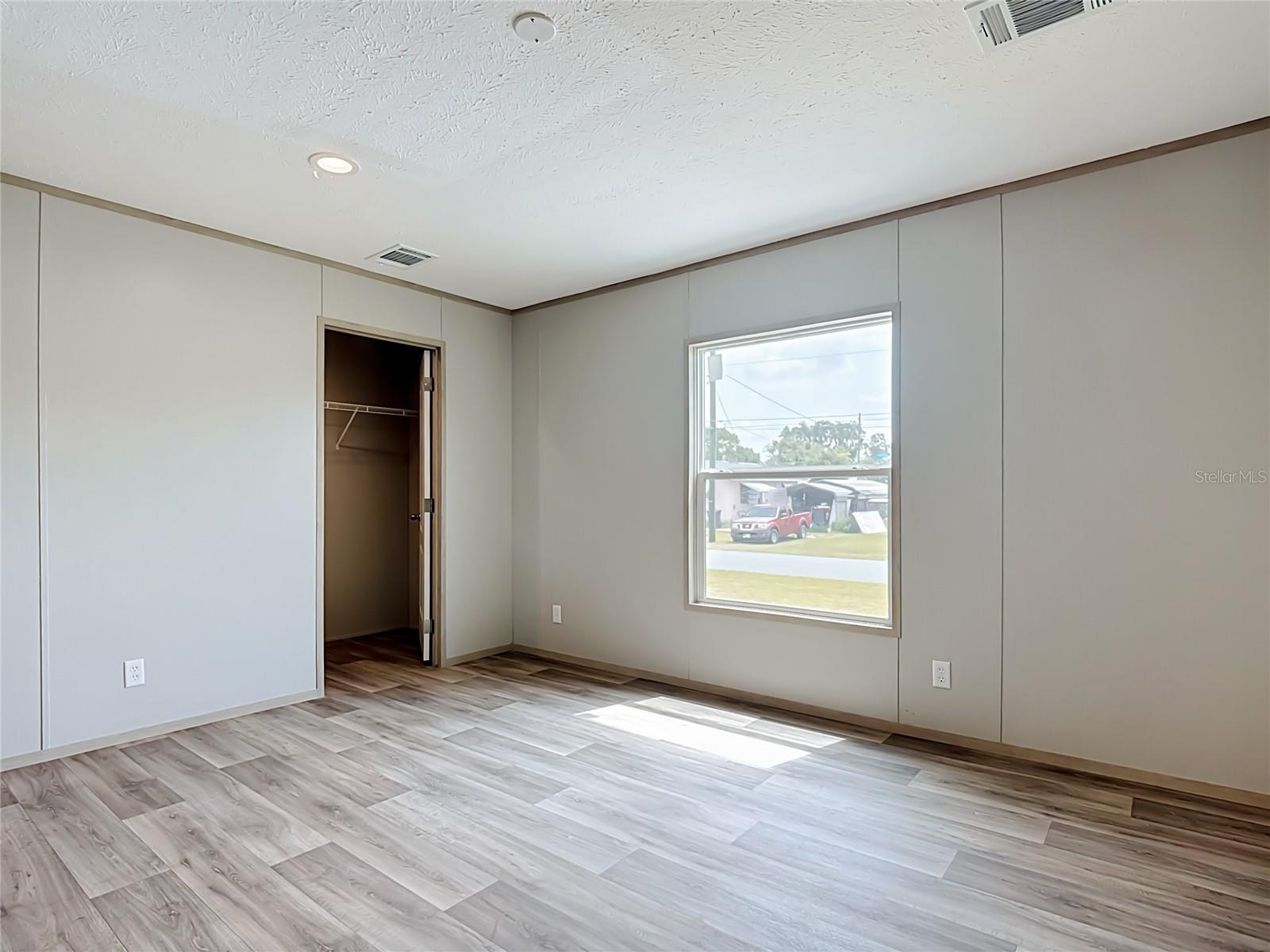 1626 Tarpon Blvd Property Photo 17