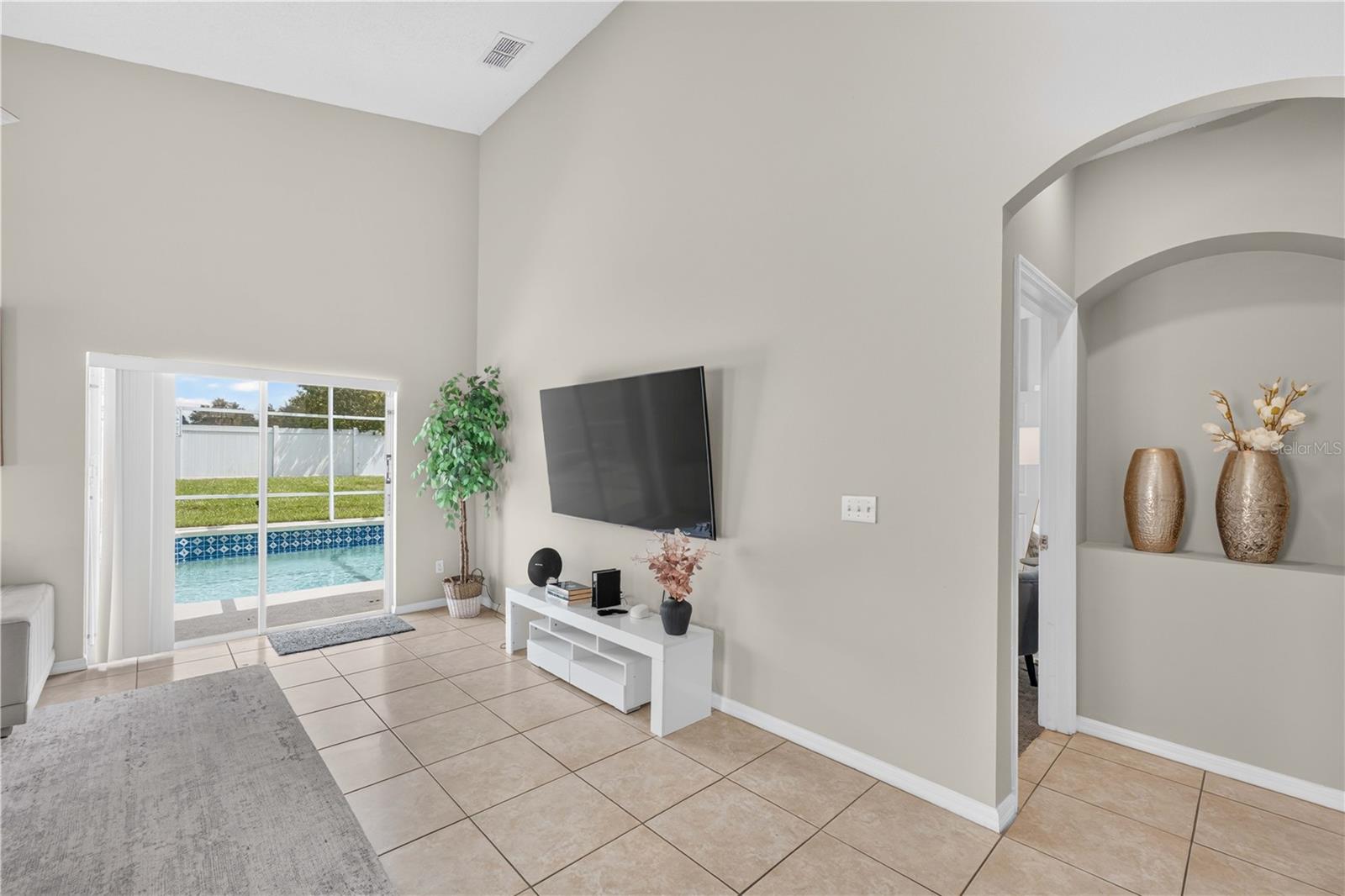 706 Lockbreeze Dr Property Photo 34