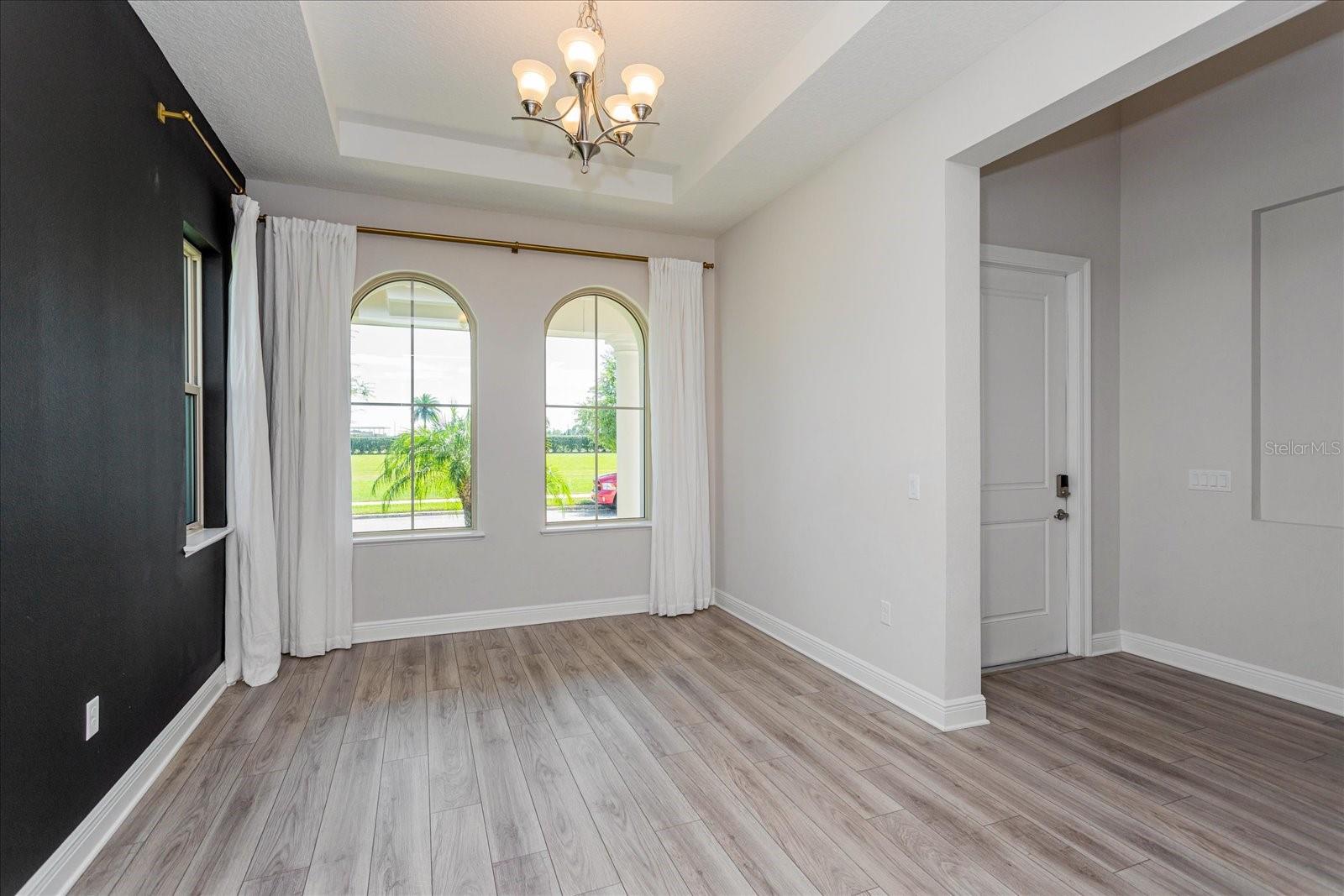 8222 Topsail Pl Property Photo 6
