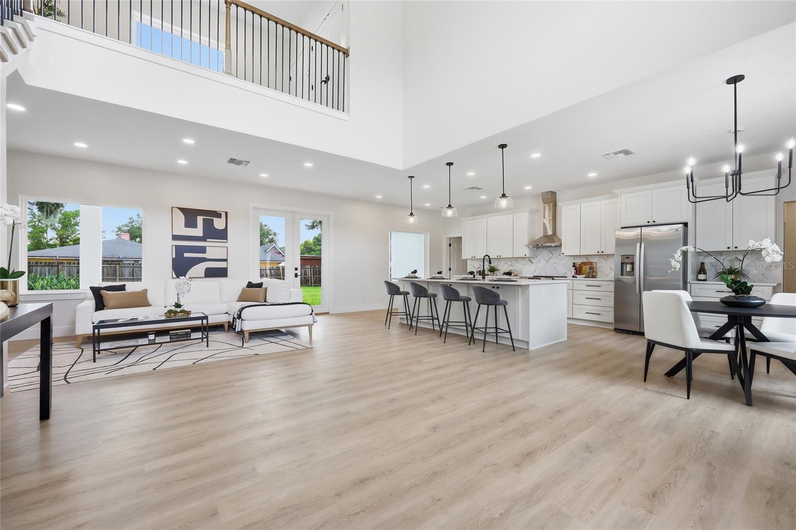 351 E Wildmere Ave Property Photo 9