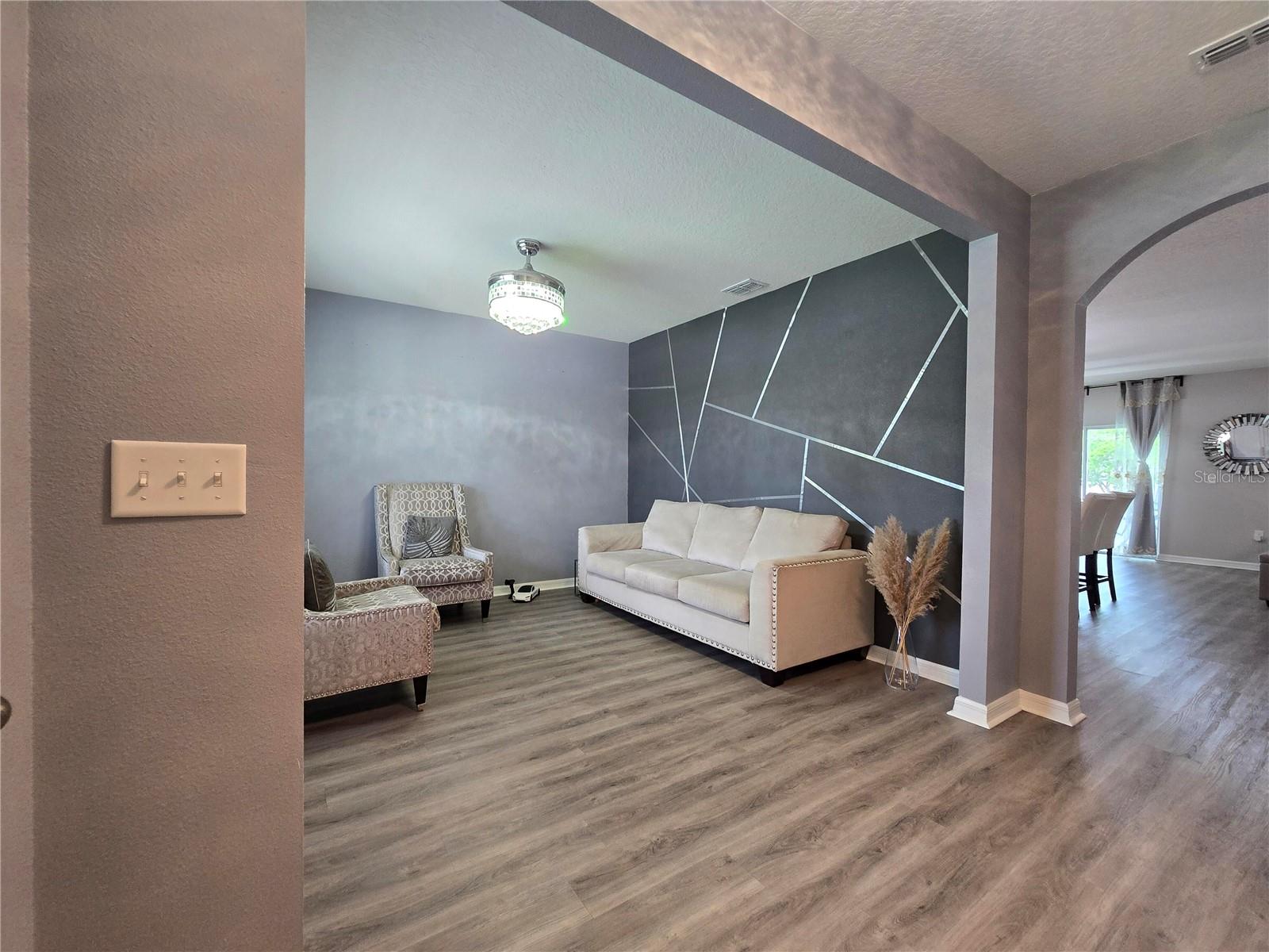 9646 Troncais Property Photo 4