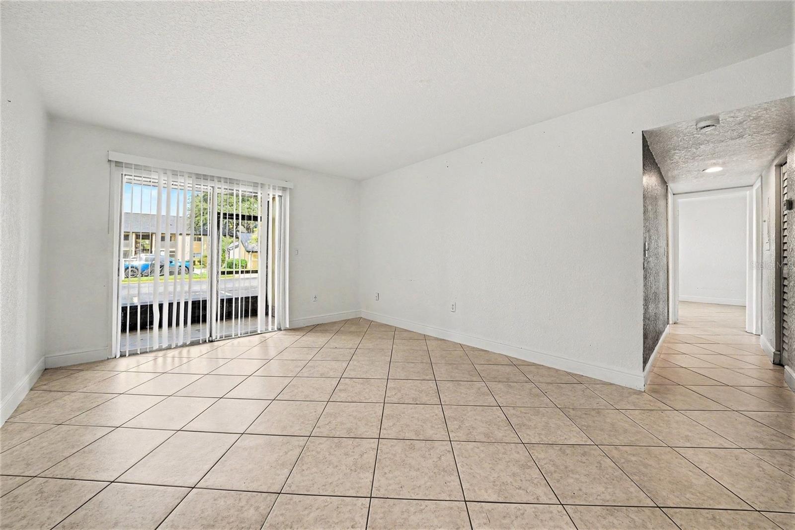 902 Lake Destiny Rd #a Property Photo 5