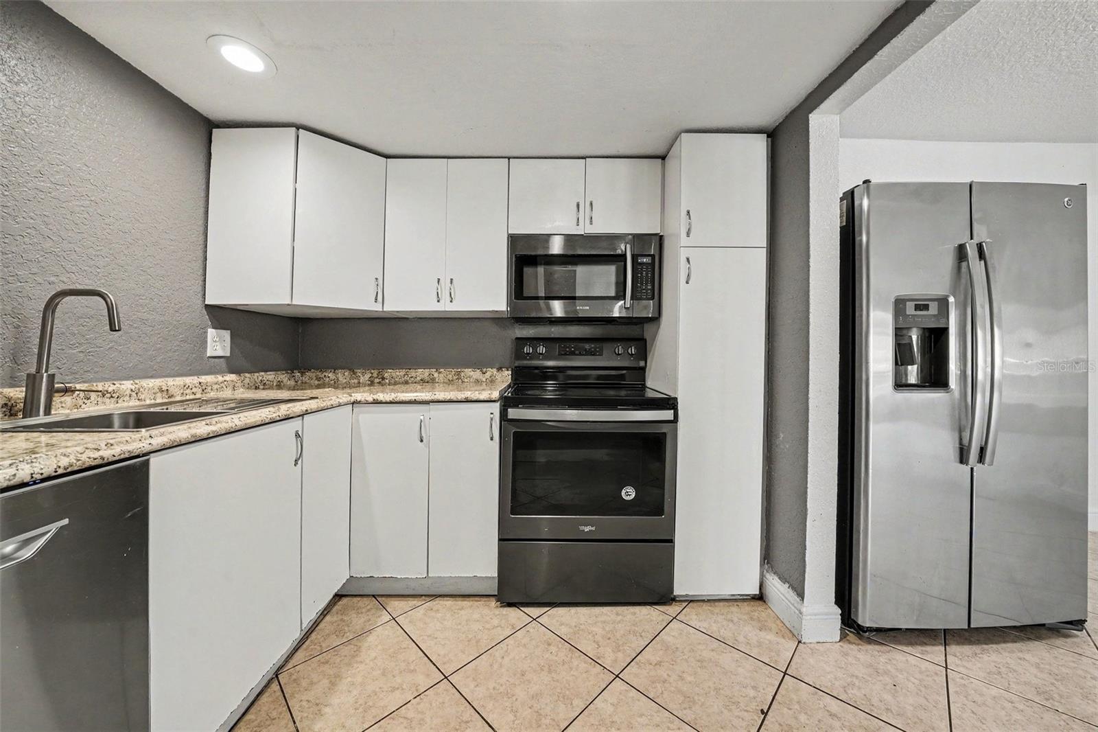 902 Lake Destiny Rd #a Property Photo 9