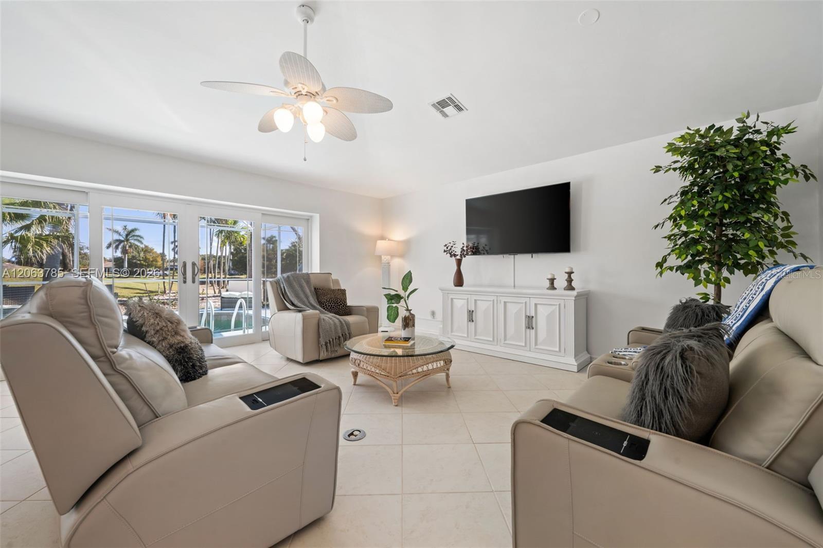 21489 Sheridan Run Property Photo 11