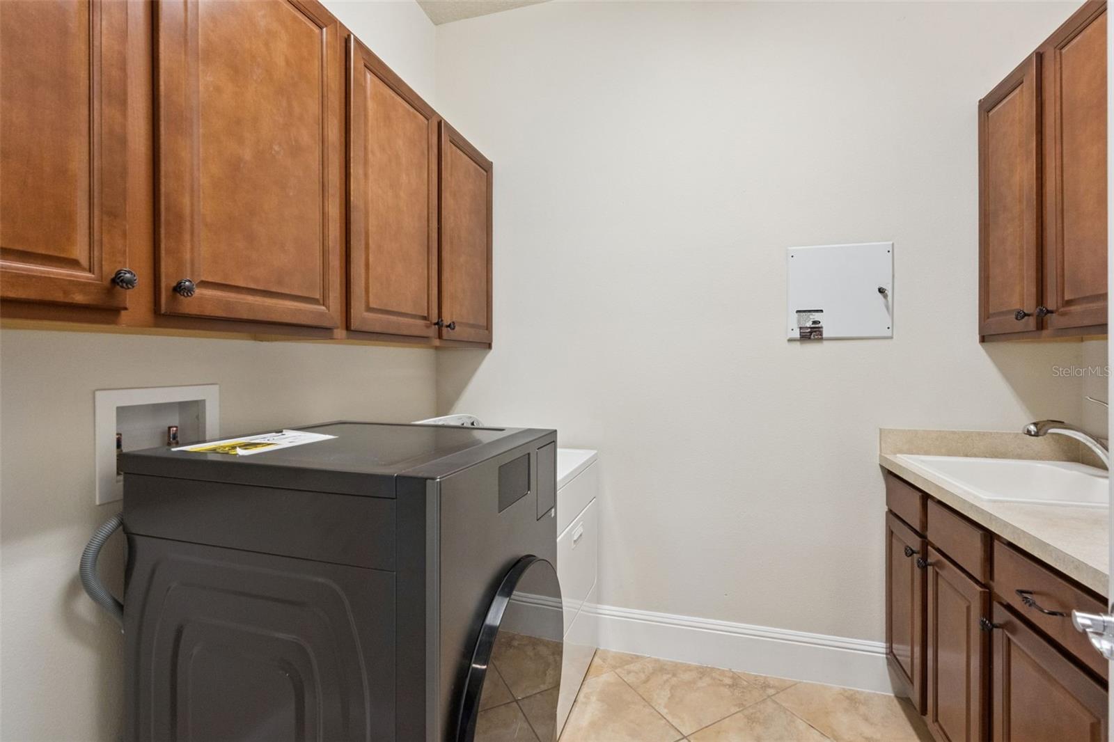 9447 Prince Harry Dr Property Photo 28