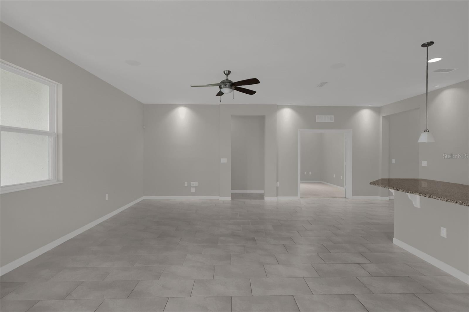 12112 Carson Dr Property Photo 3