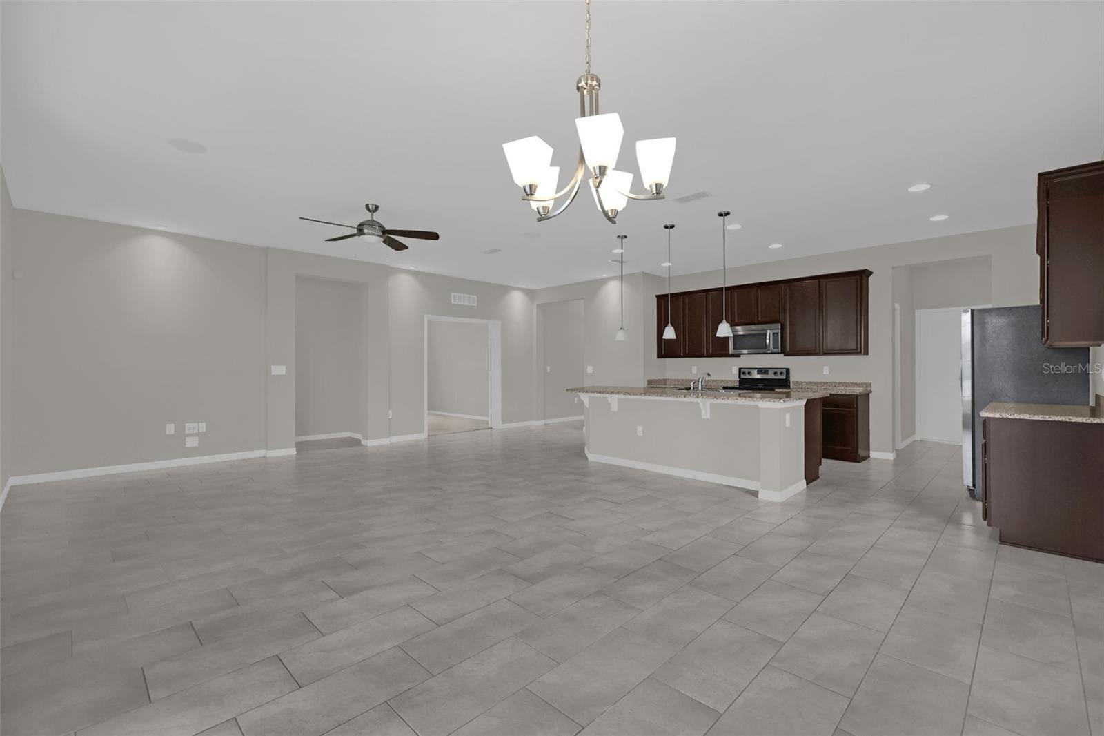 12112 Carson Dr Property Photo 5