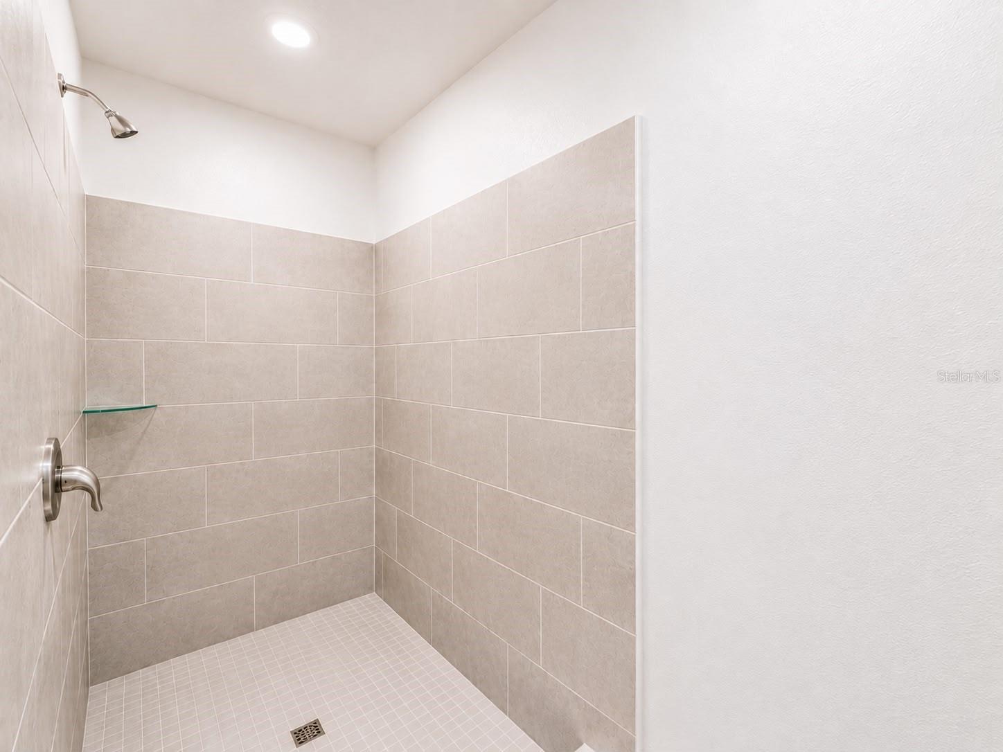 817 House Blvd Property Photo 14