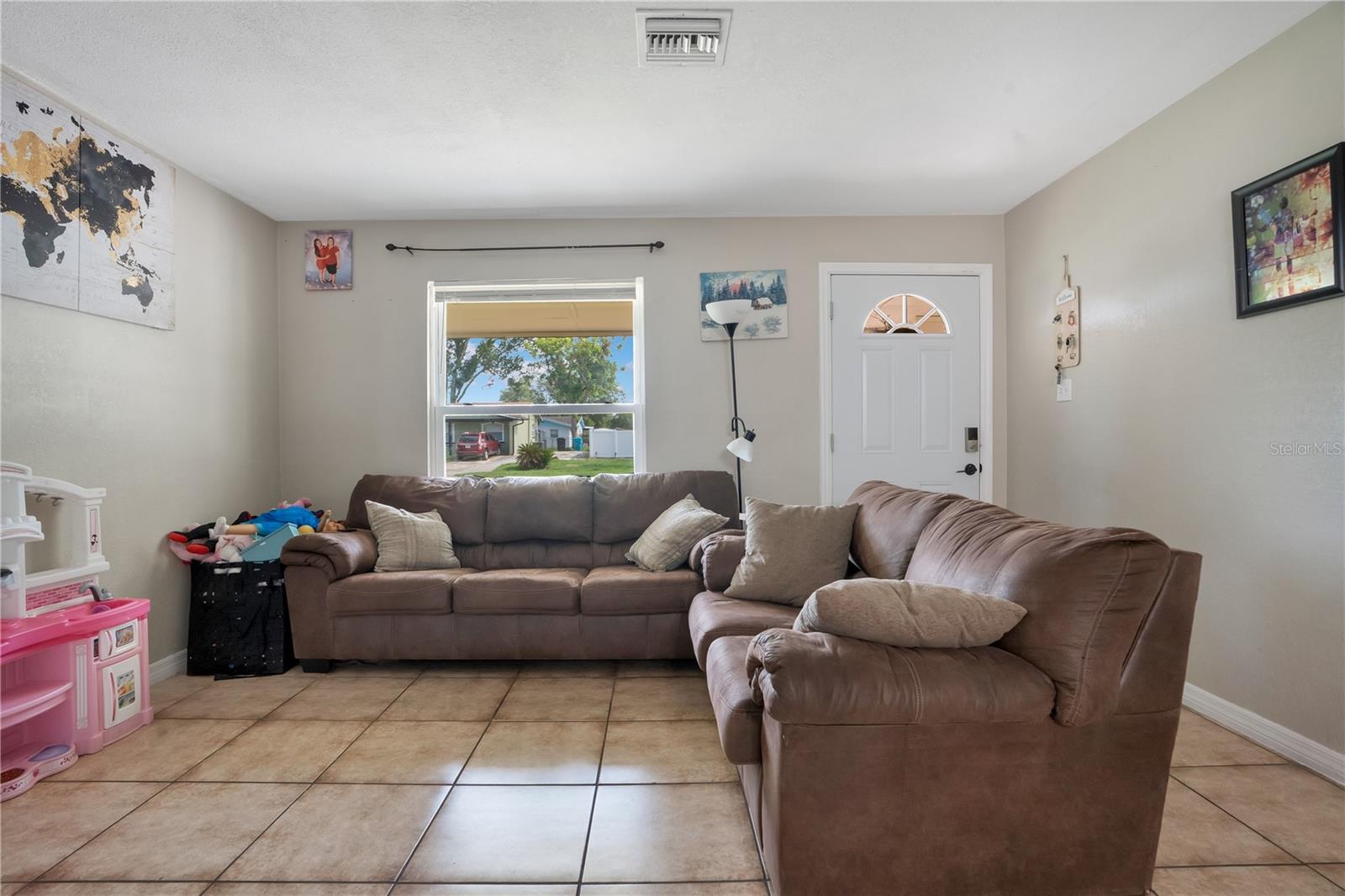 4325 Cassius St Property Photo 4