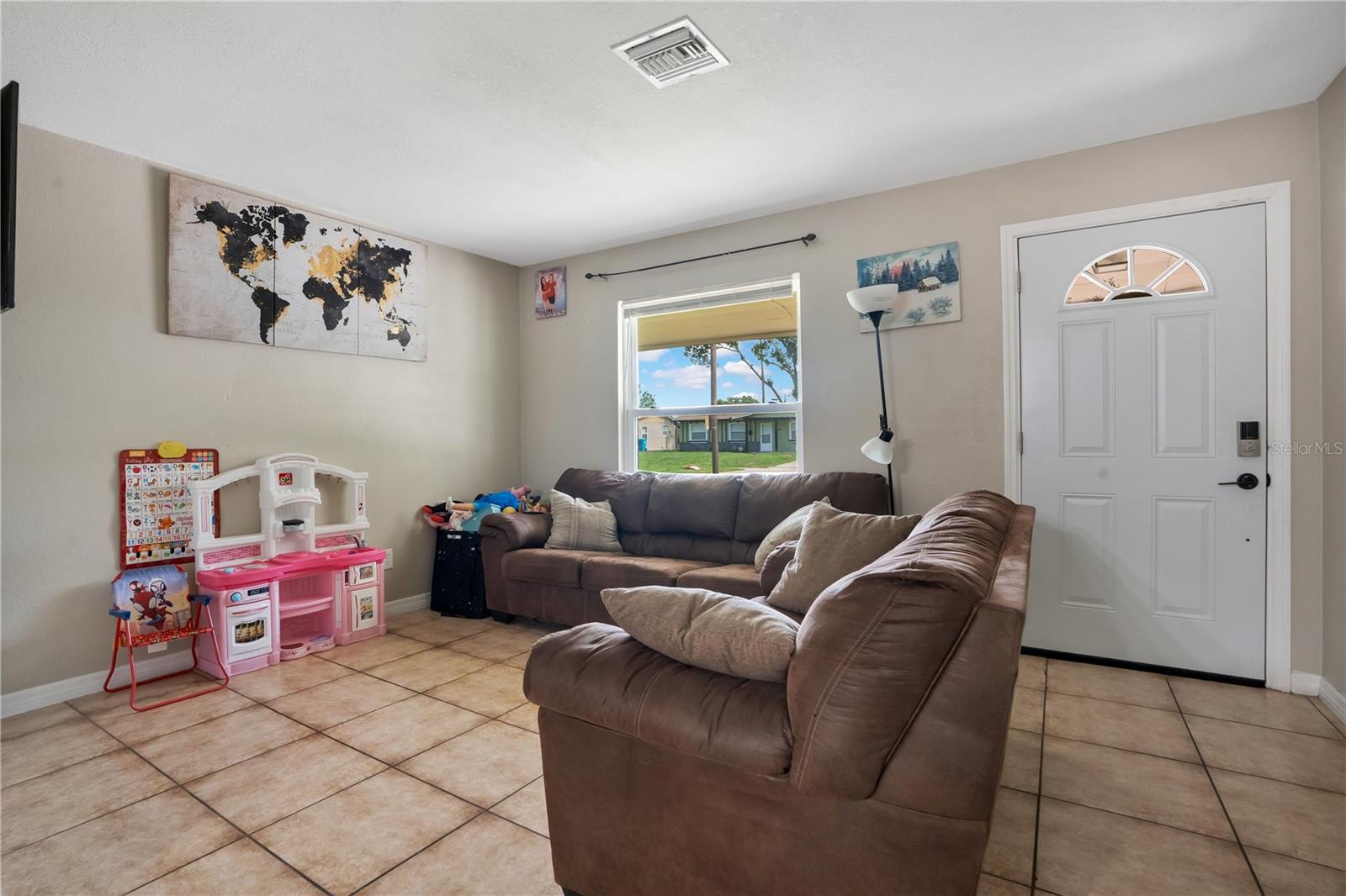 4325 Cassius St Property Photo 5