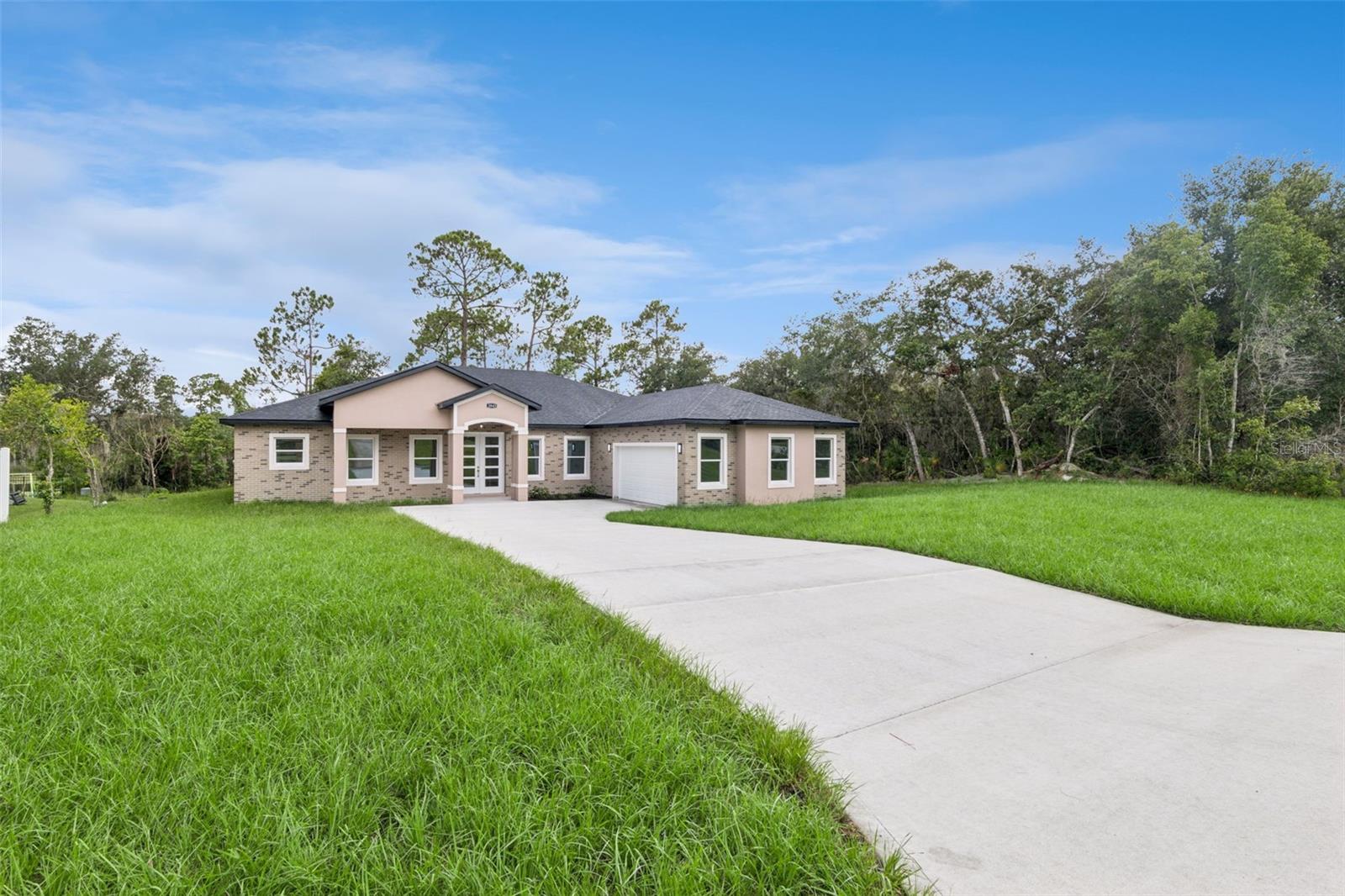 2043 Watersedge Dr Property Photo 2