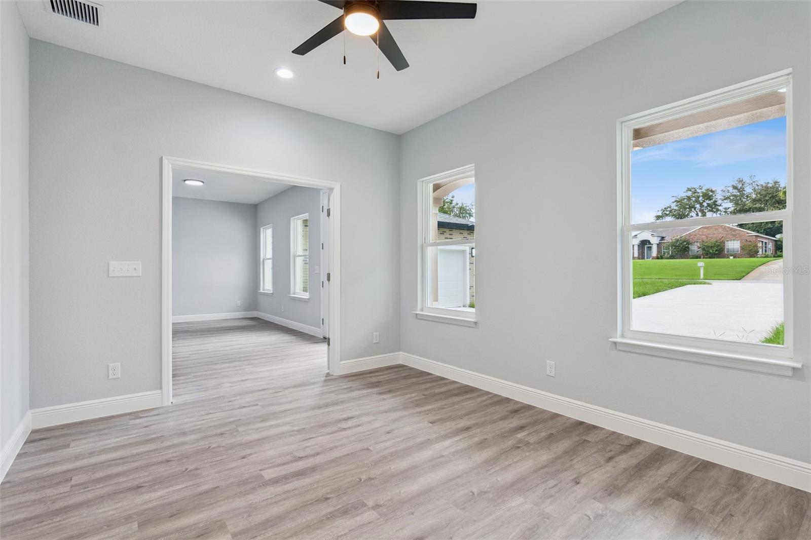 2043 Watersedge Dr Property Photo 10