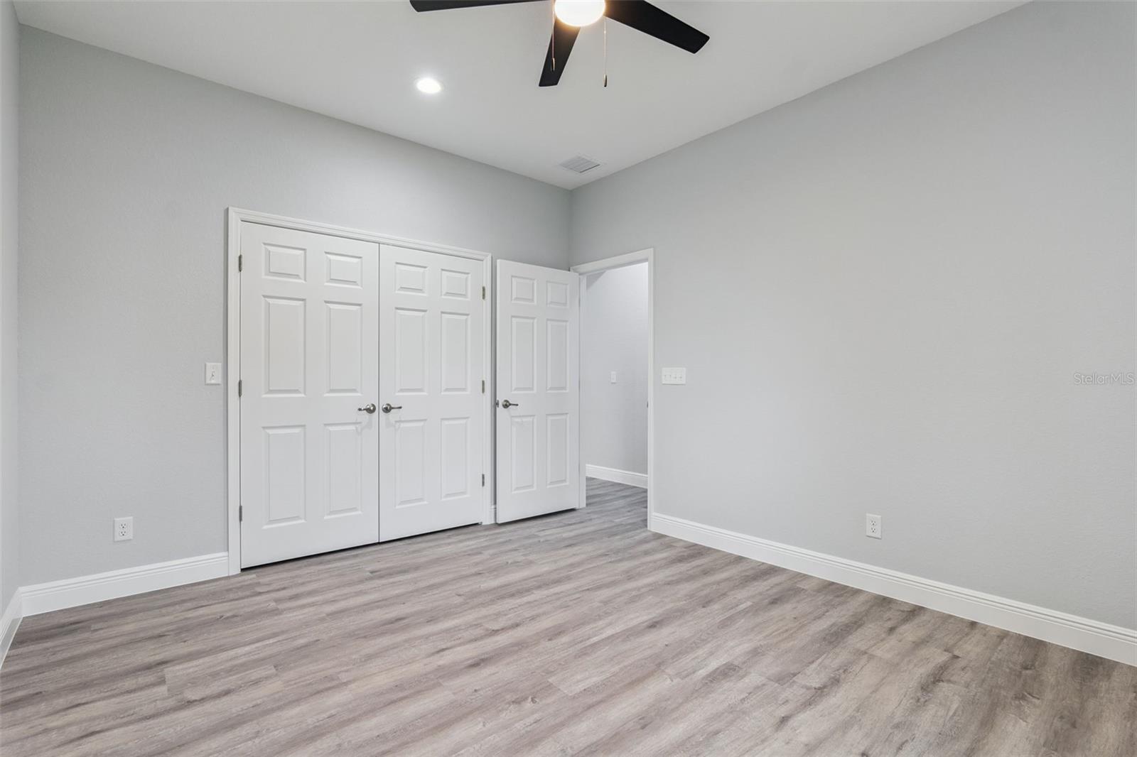 2043 Watersedge Dr Property Photo 17