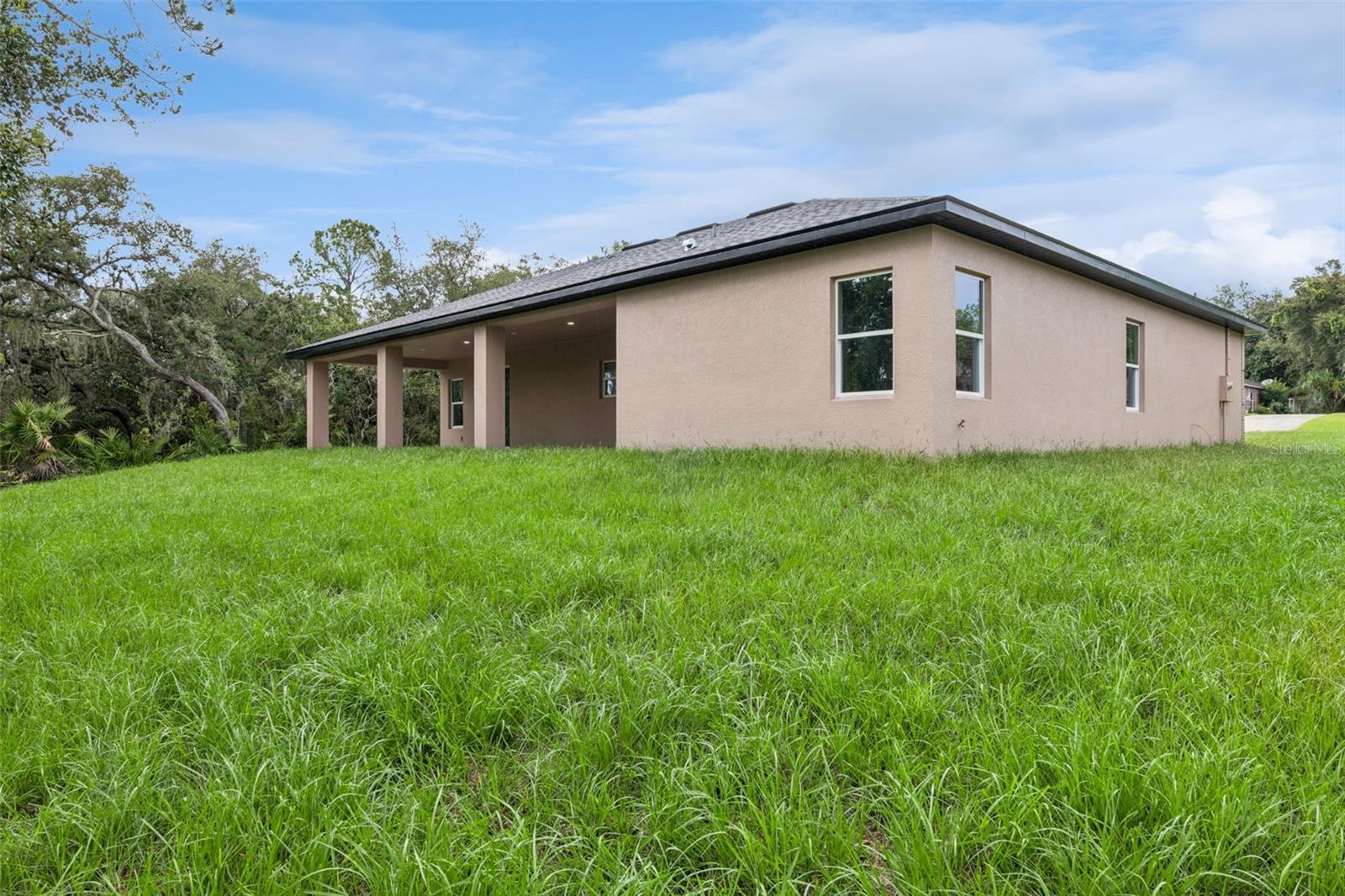 2043 Watersedge Dr Property Photo 27