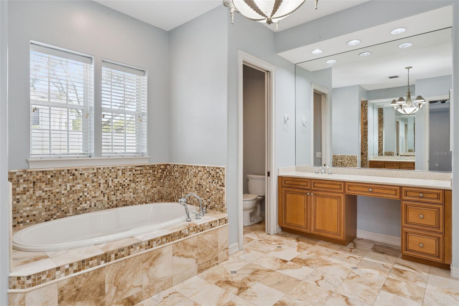 906 Spring Park Loop Property Photo 17