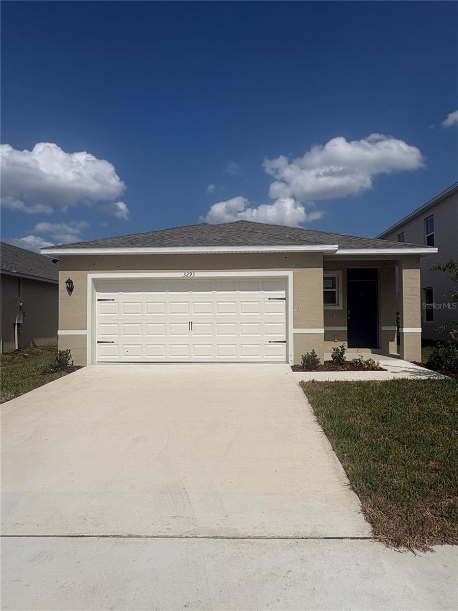 952 Bluet Dr Property Photo 1