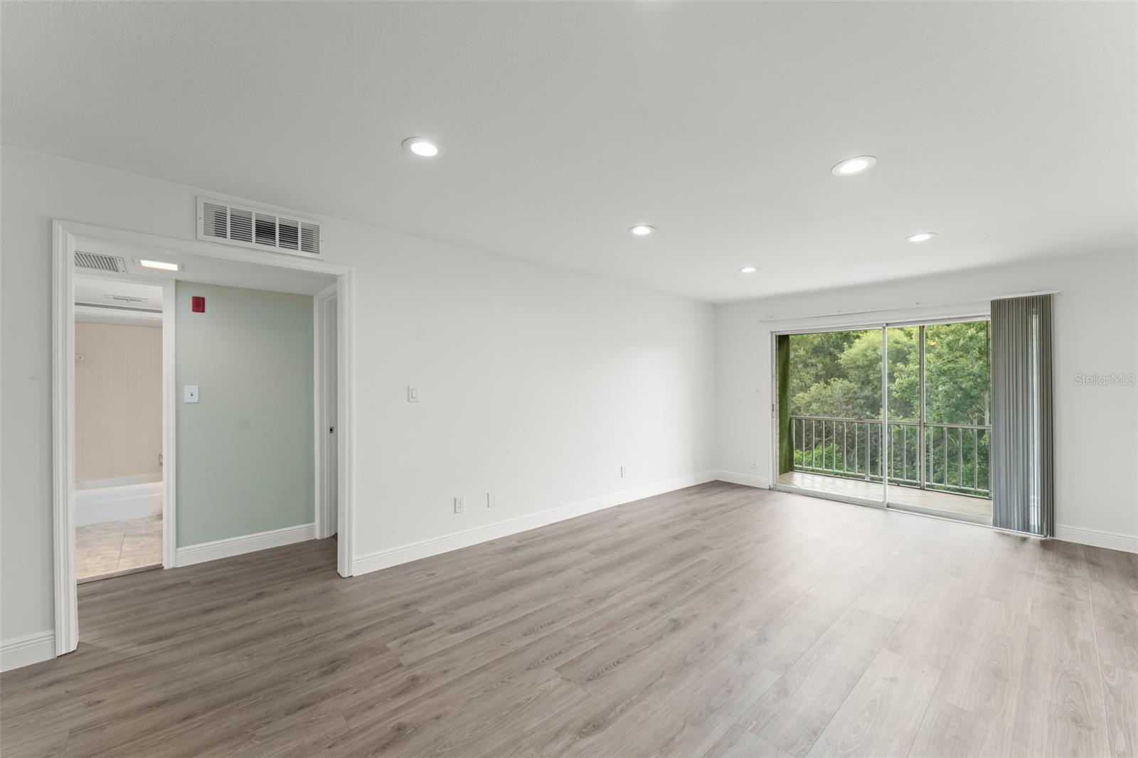 1250 S Denning Dr #unit 233 Property Photo 5