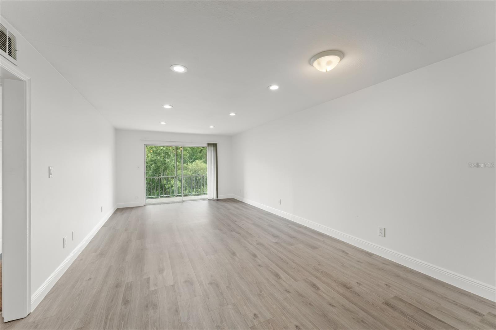 1250 S Denning Dr #unit 233 Property Photo 10