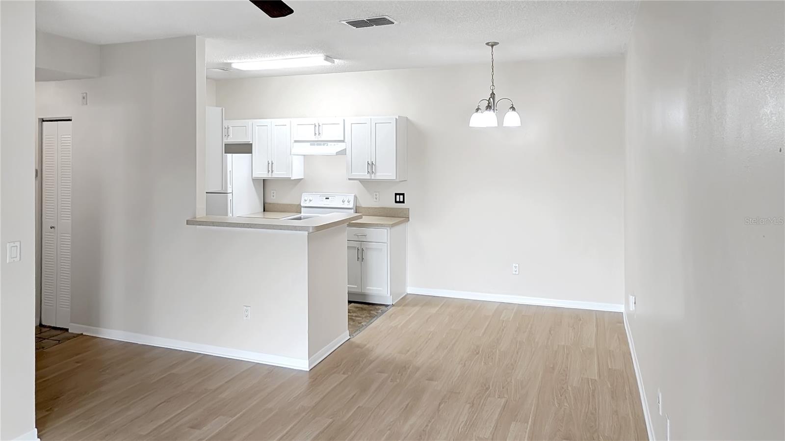 2516 Grassy Point Dr #306 Property Photo 8