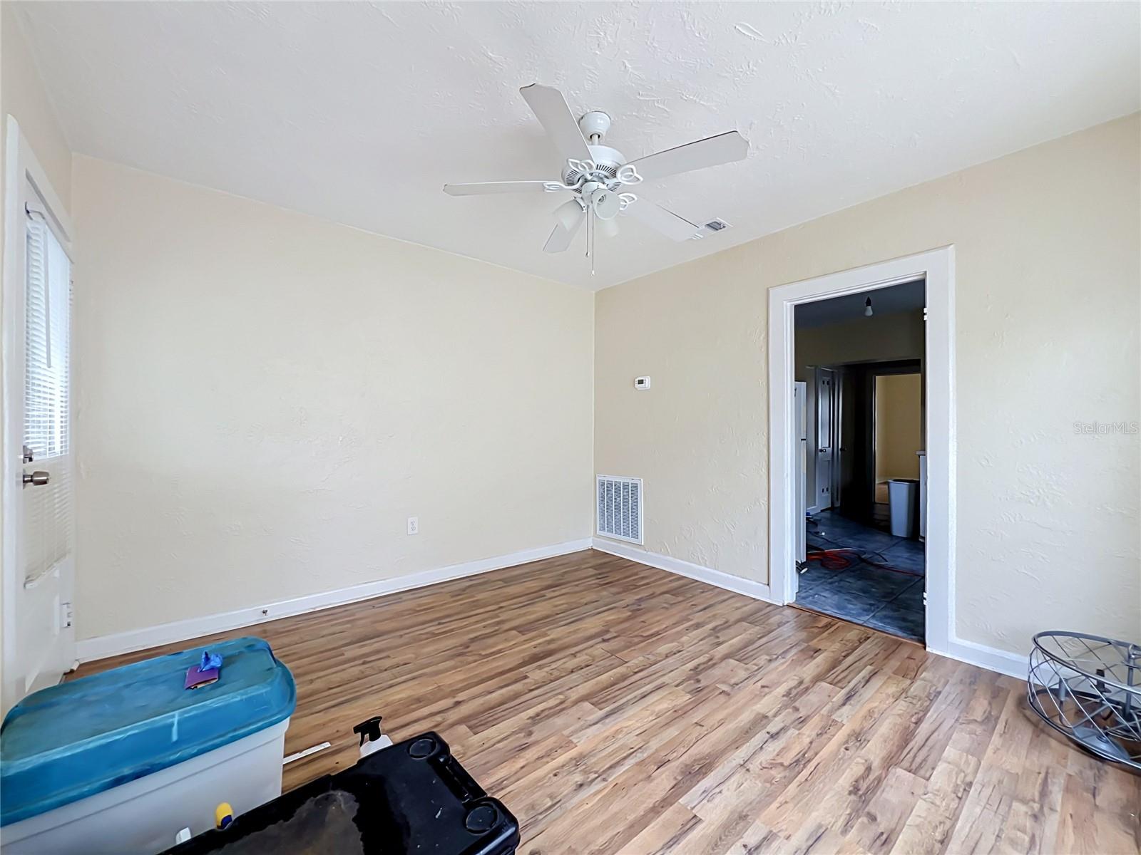 223 E Esther St Property Photo 12