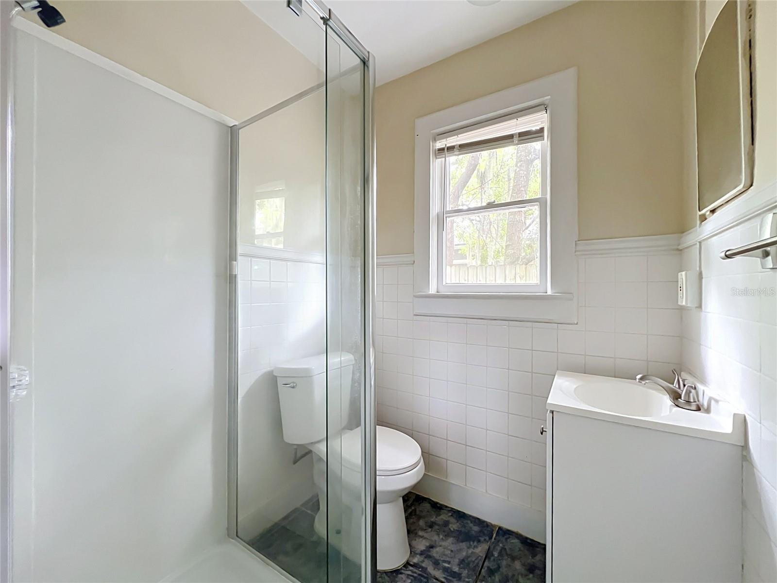 223 E Esther St Property Photo 24