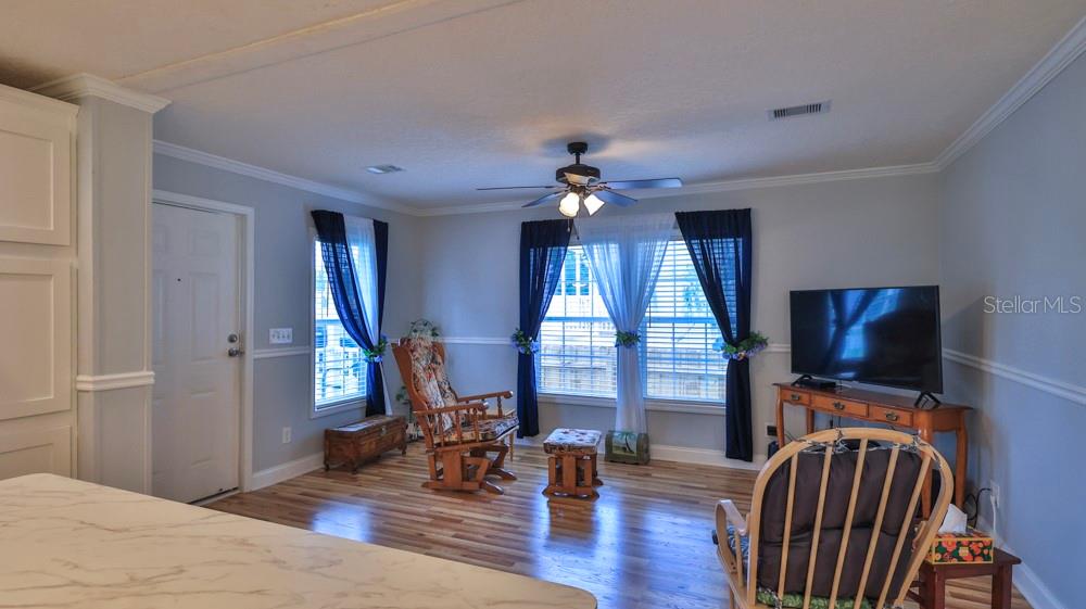 1157 Millbrook Ave Property Photo 2