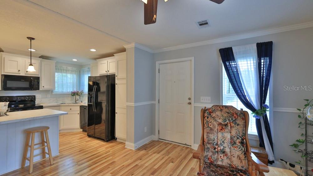 1157 Millbrook Ave Property Photo 3