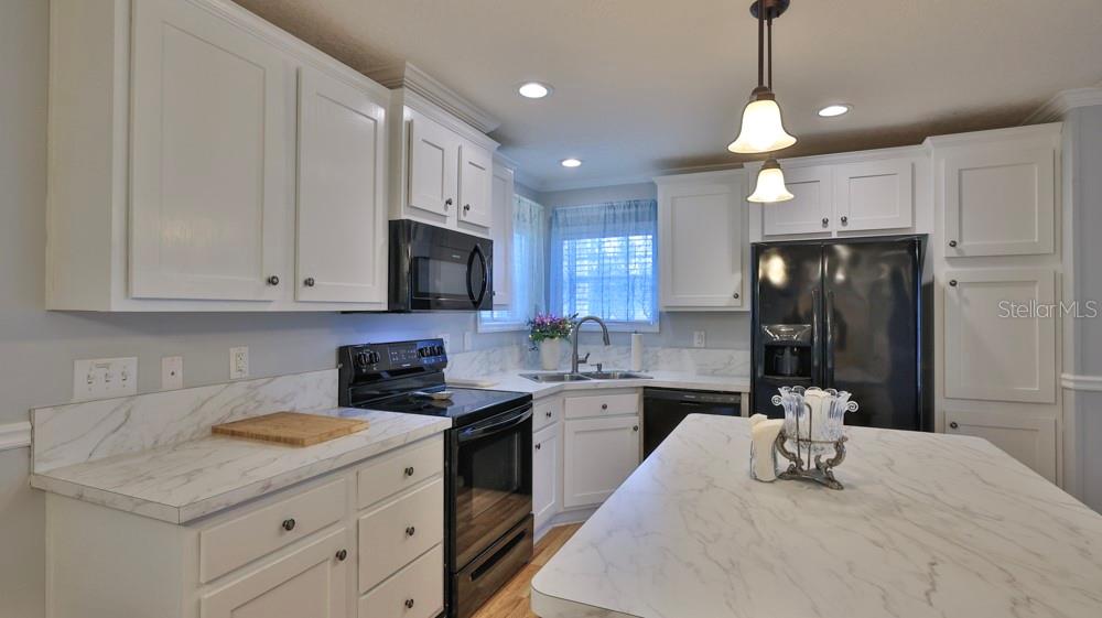 1157 Millbrook Ave Property Photo 6