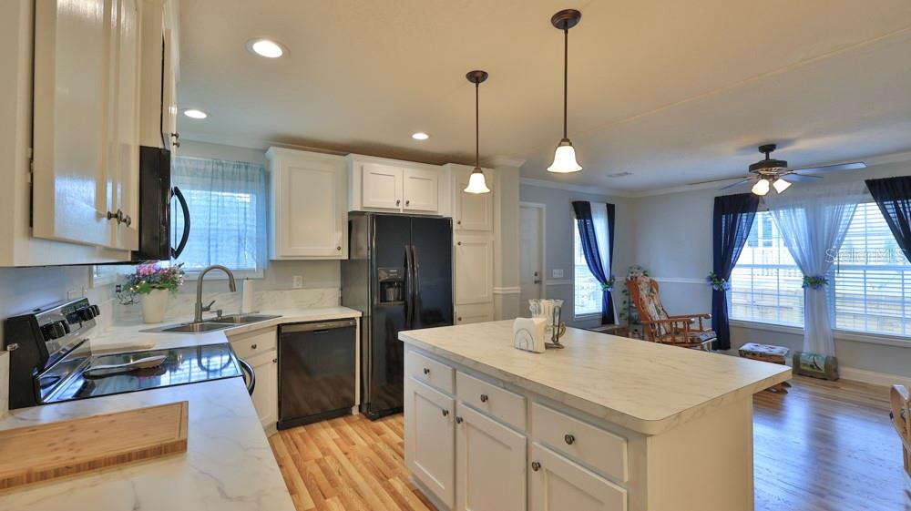 1157 Millbrook Ave Property Photo 7