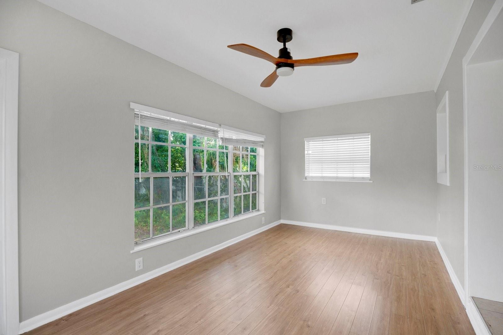 1427 Bryn Mawr St Property Photo 10
