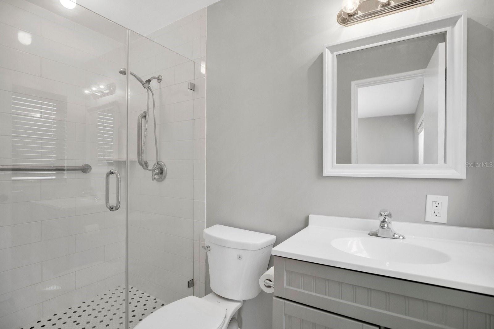 1427 Bryn Mawr St Property Photo 12