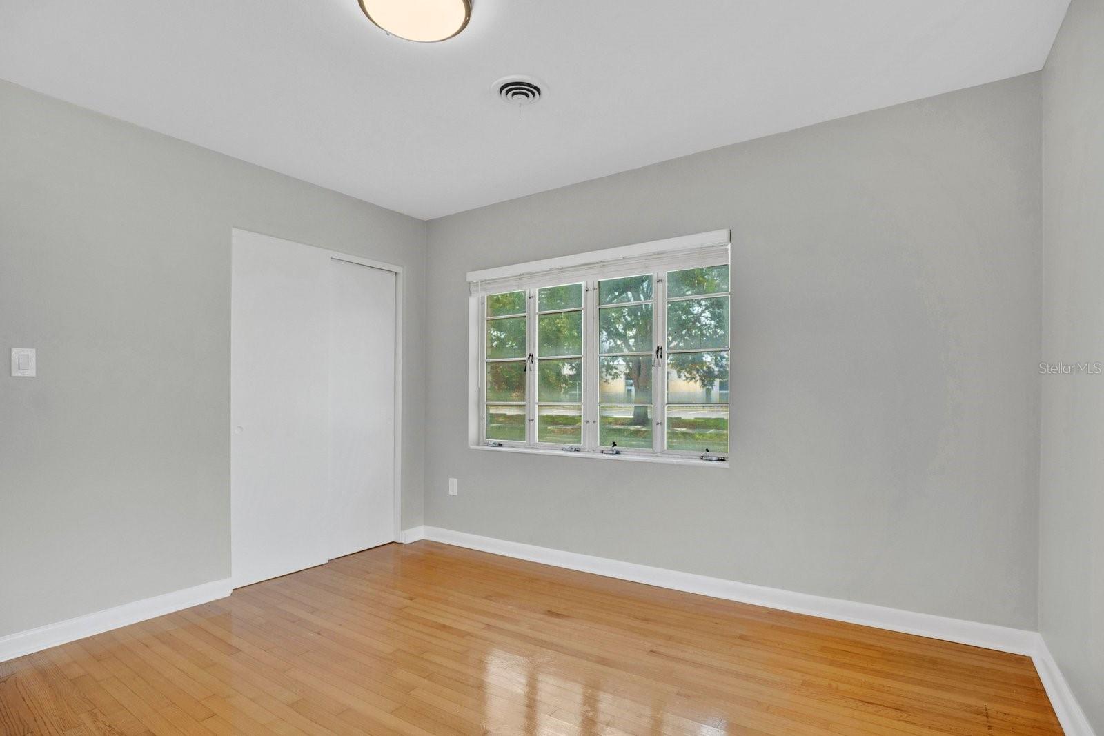 1427 Bryn Mawr St Property Photo 14
