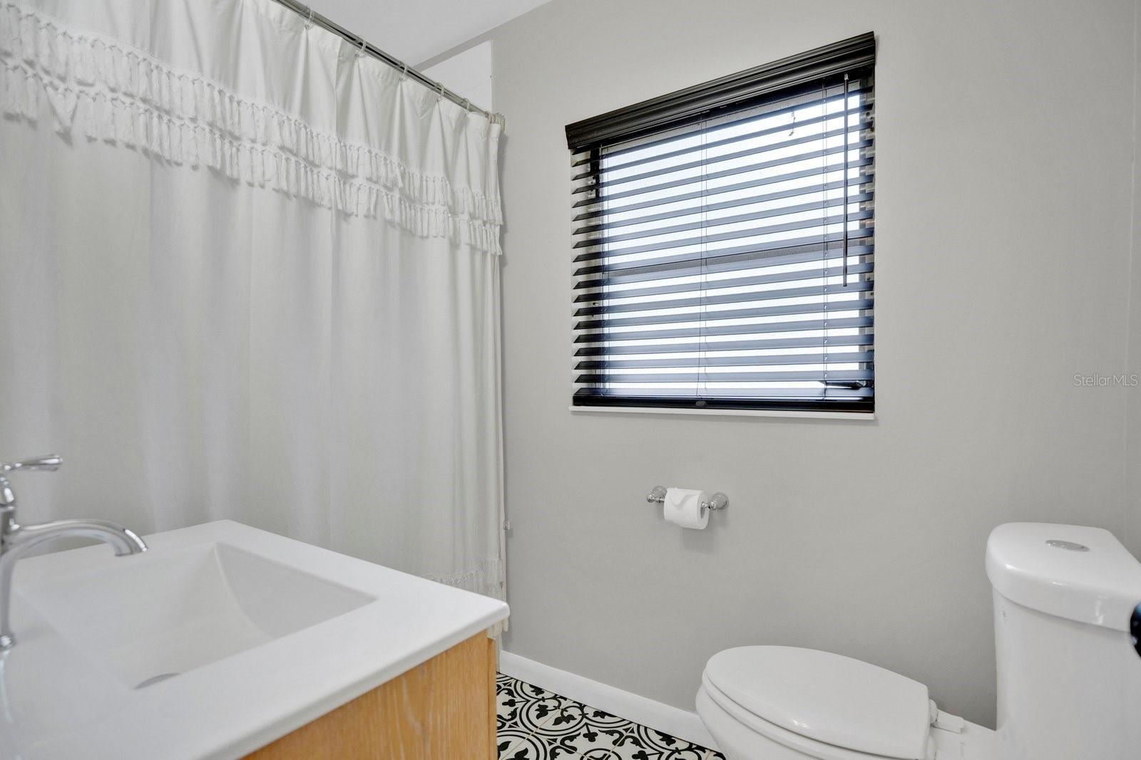 1427 Bryn Mawr St Property Photo 15