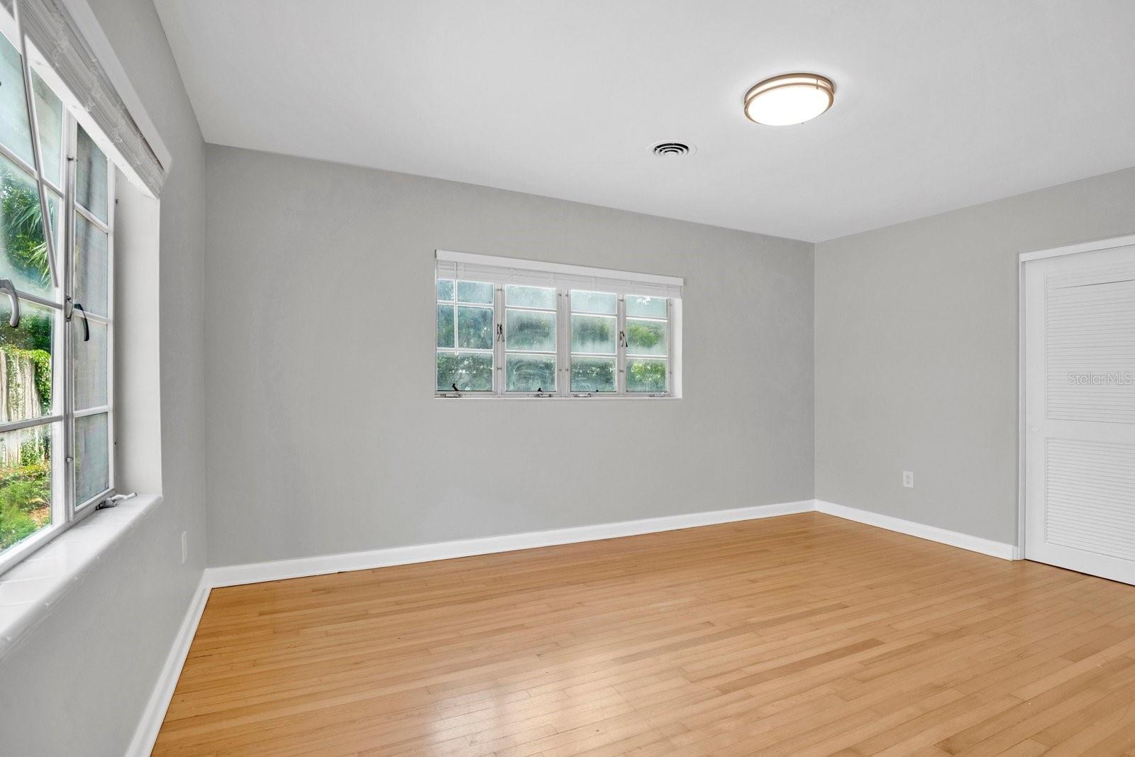 1427 Bryn Mawr St Property Photo 16