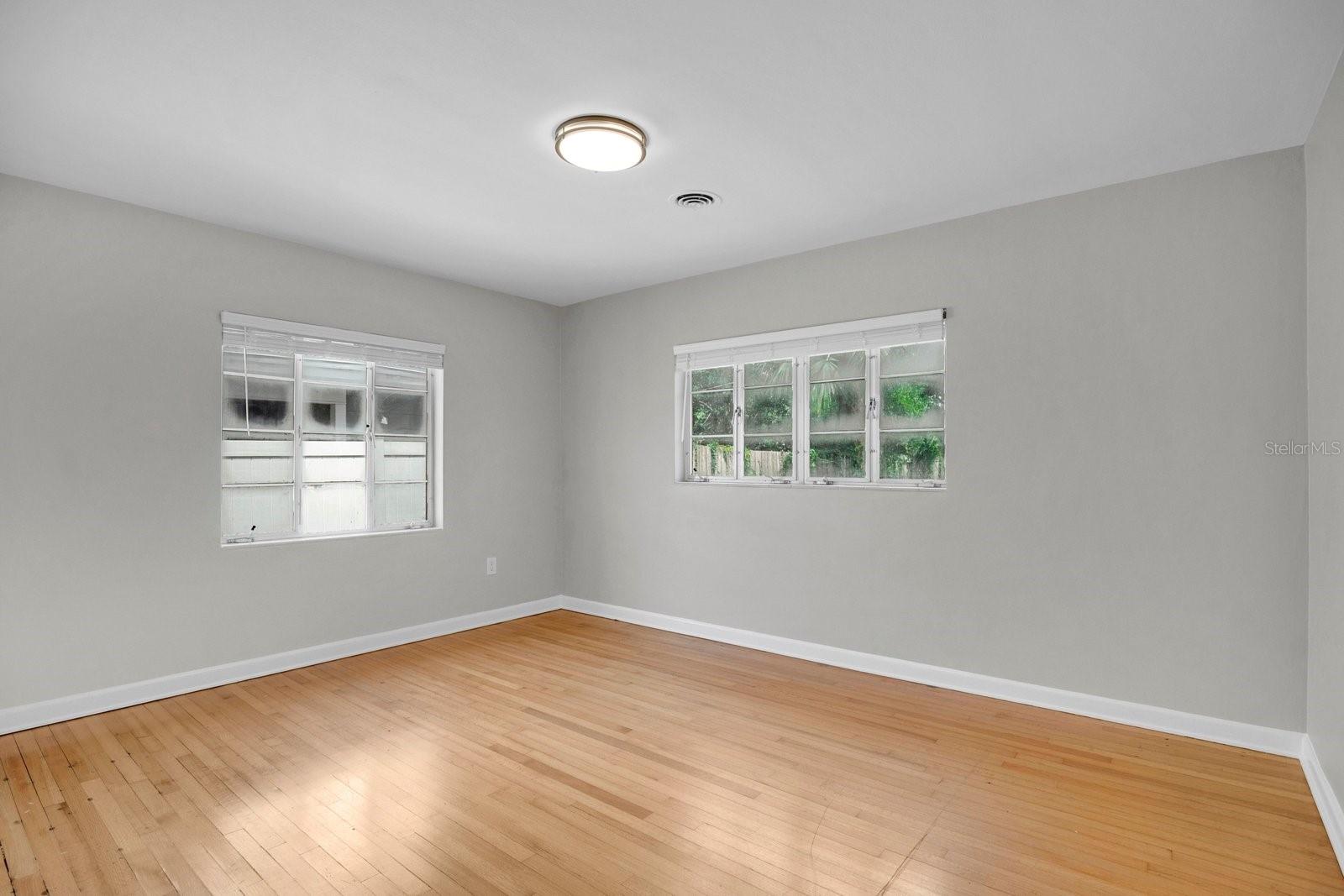 1427 Bryn Mawr St Property Photo 17