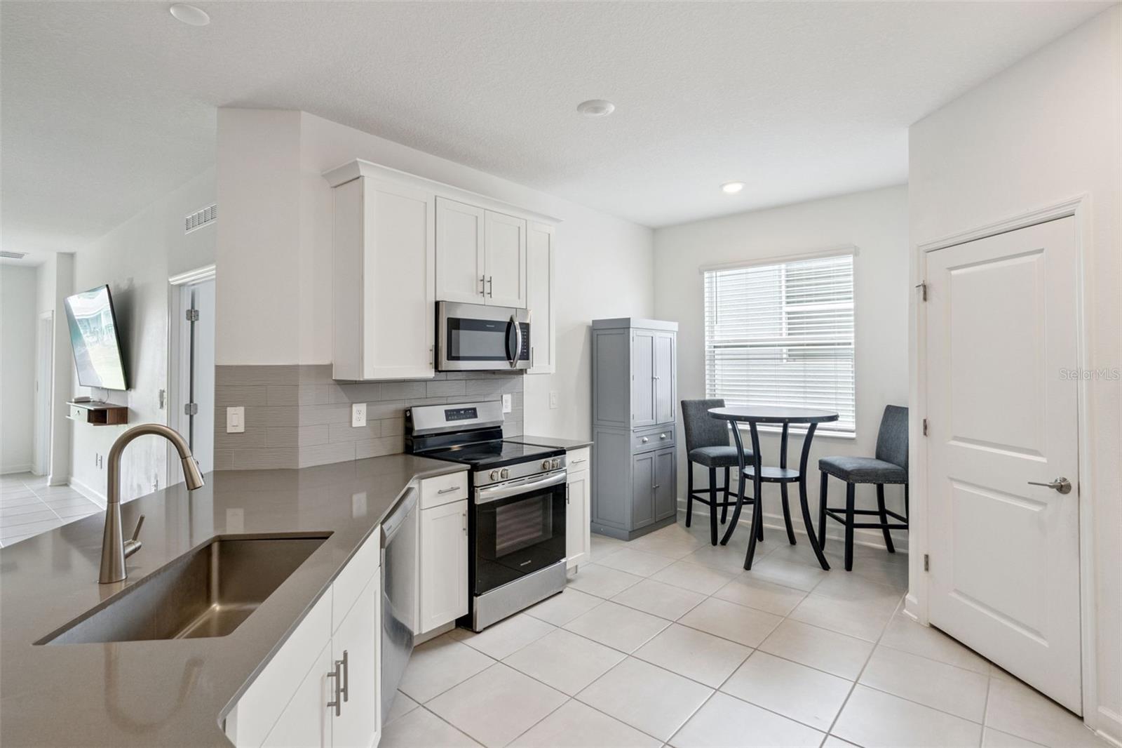 4614 Wandsworth Way Property Photo 7