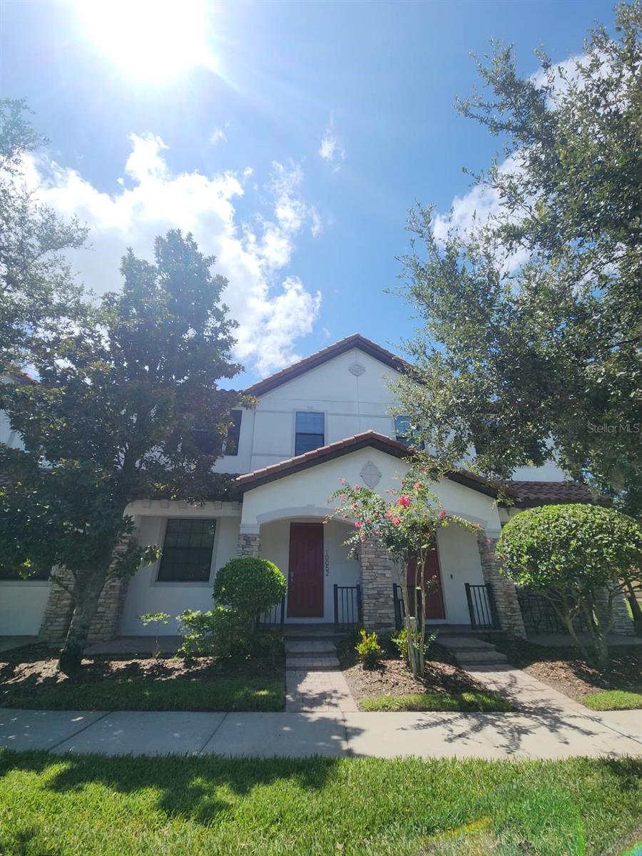 10052 EAGLE CREEK CENTER BLVD Property Photo 1