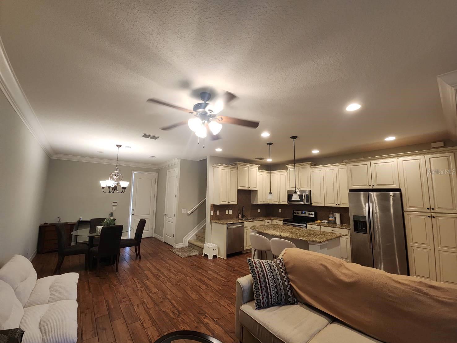 10052 Eagle Creek Center Blvd Property Photo 2