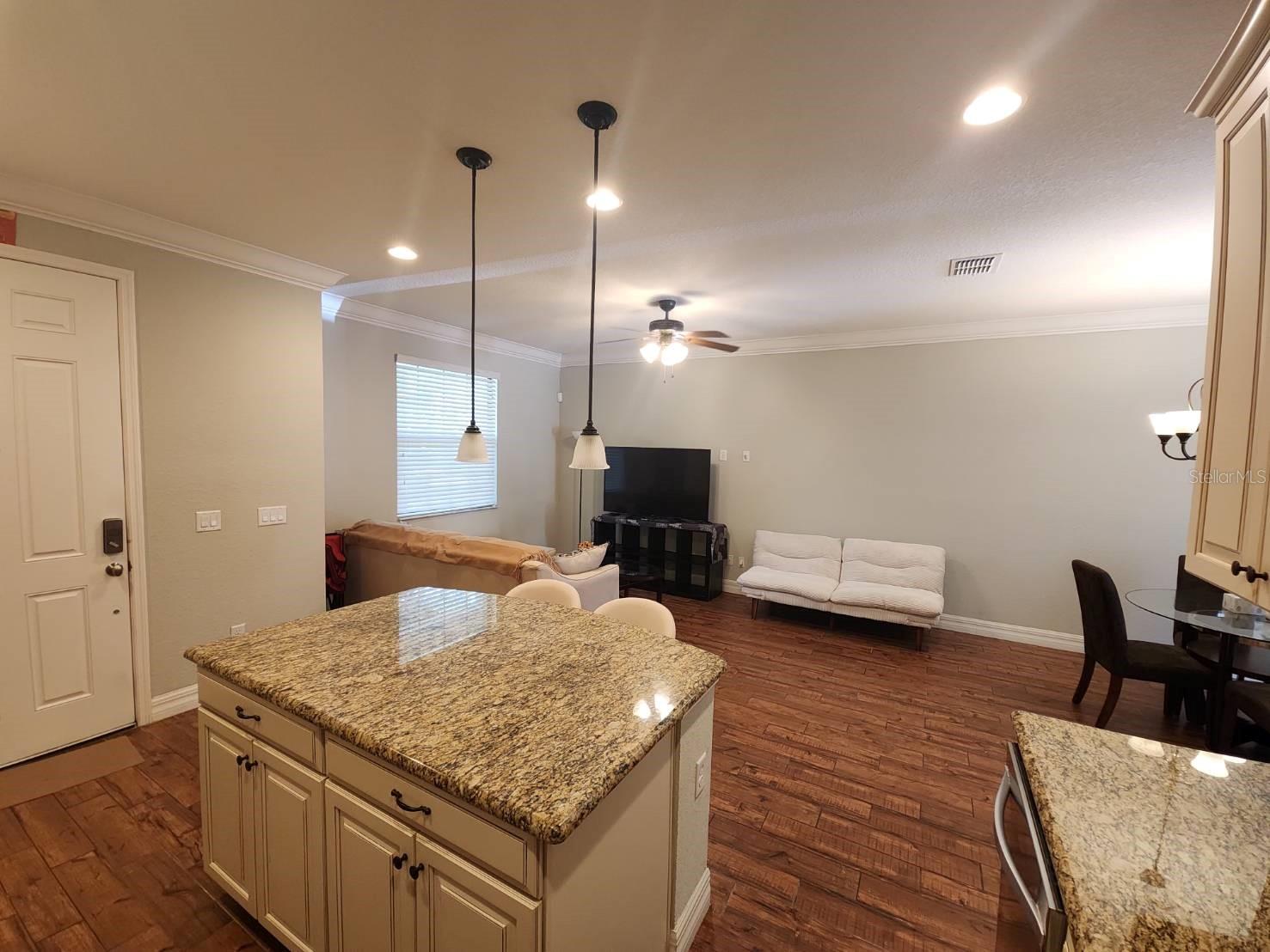 10052 Eagle Creek Center Blvd Property Photo 17