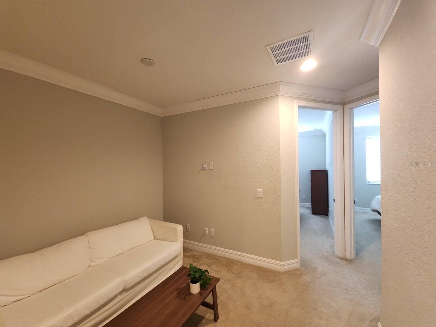 10052 Eagle Creek Center Blvd Property Photo 18
