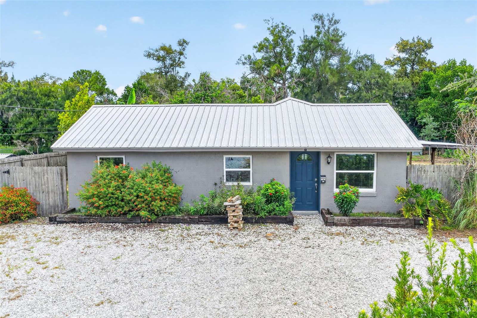 1111 DORA AVE