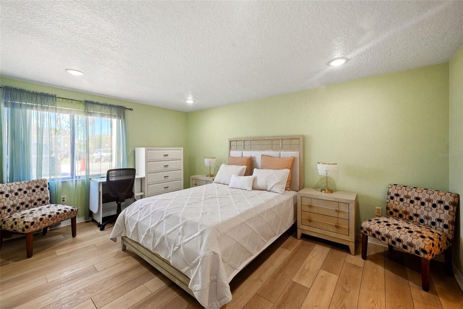 5195 Vineland Rd #b102 Property Photo 16